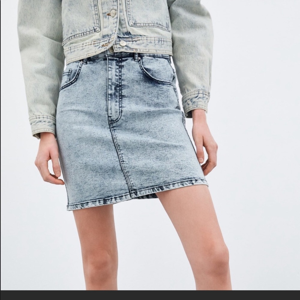 NWT’s Denim Washed Effect Mini Zara Skirt Medium M - Picture 4 of 7